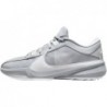 Chaussures de basket-ball Nike Giannis Freak 5 (Team) (DZ2946-002, Gris loup/Blanc)