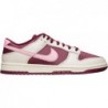 Chaussures NIKE Dunk Low Retro PRM pour homme Ivoire pâle/Rose doux moyen