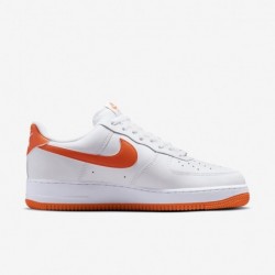 Chaussures Nike Air Force 1 '07 pour homme (FJ4146-109, blanc/blanc/orange de sécurité)